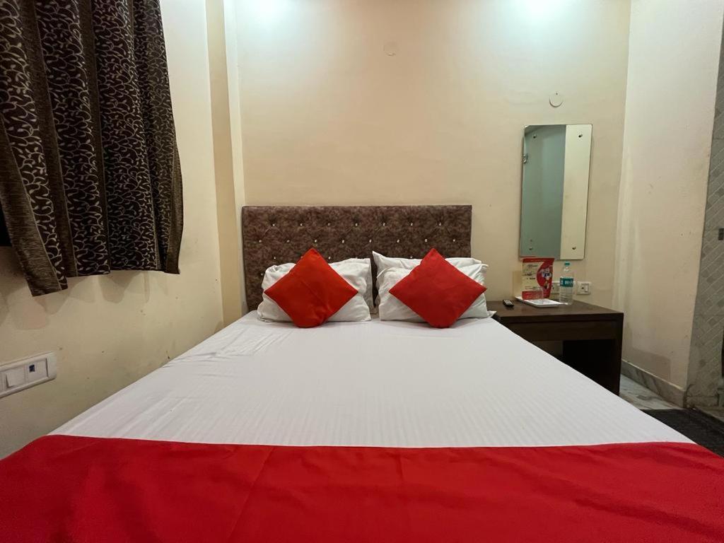 Vintage - Railway Station Hotel New Delhi